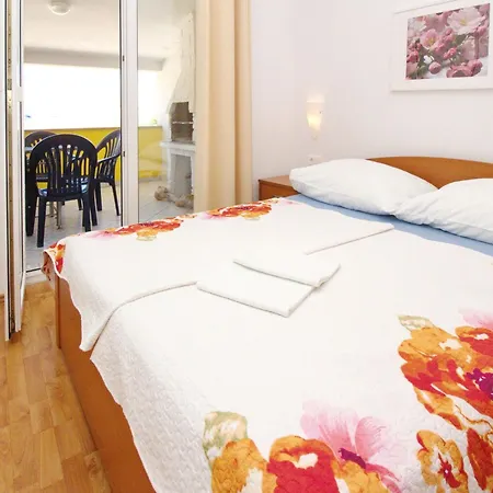 In Mit Eigenem Balkon By Interhome