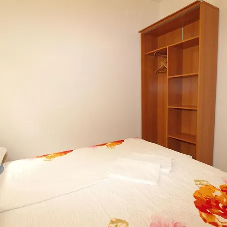 Apartament In Mit Eigenem Balkon By Interhome Baška