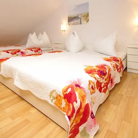Apartament In Mit Eigenem Balkon By Interhome